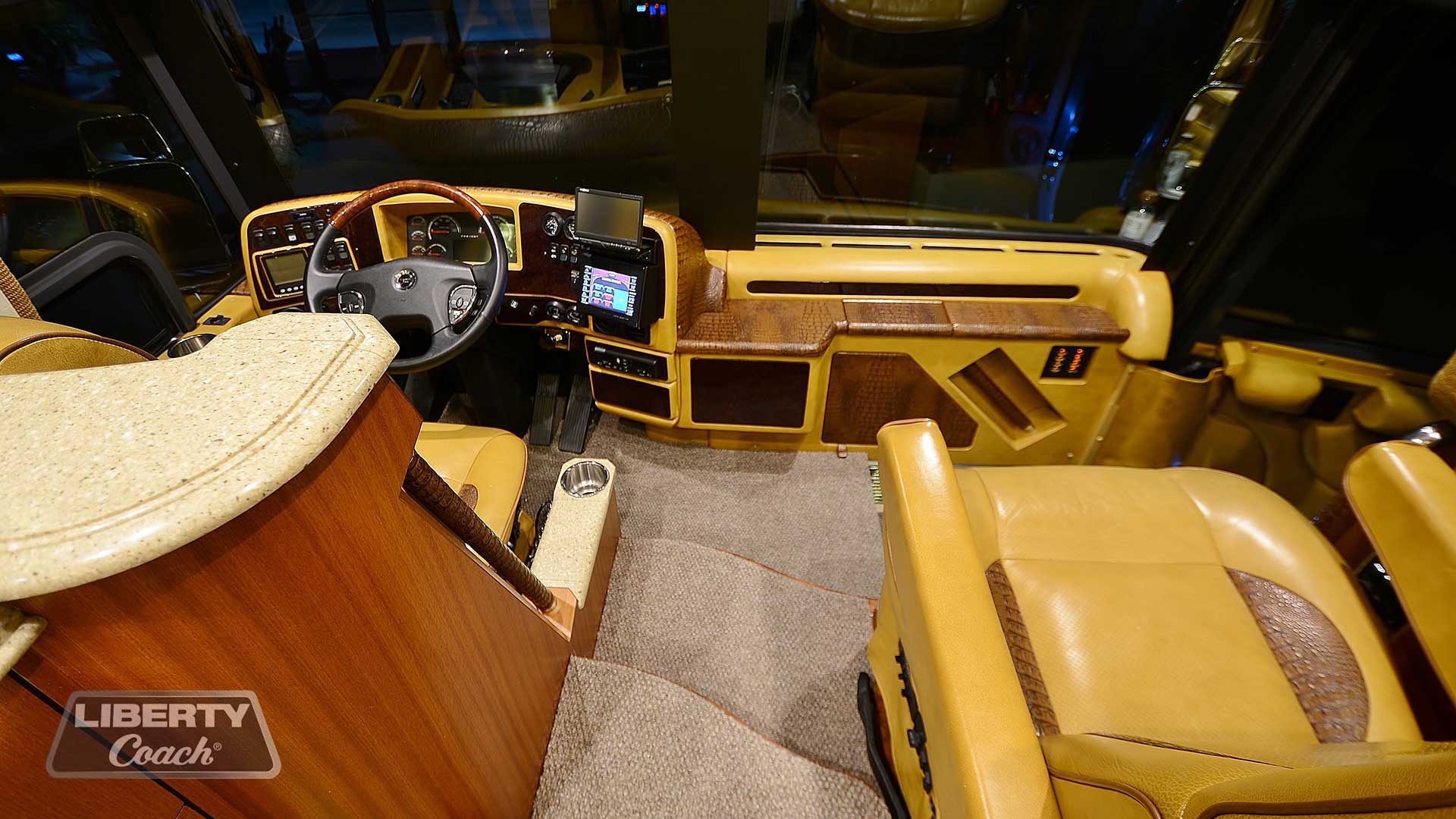 Liberty-Coach-5362-Cockpit-Gallery-NEW.jpg