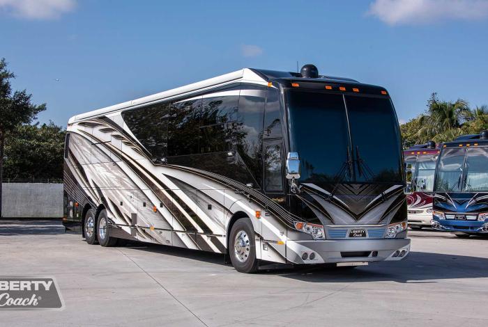 Liberty-Coach-886-Exterior-4-Gallery.jpg